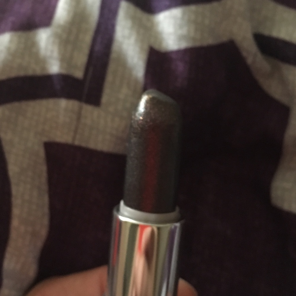 MAC Lipstick - Picture 3 of 3